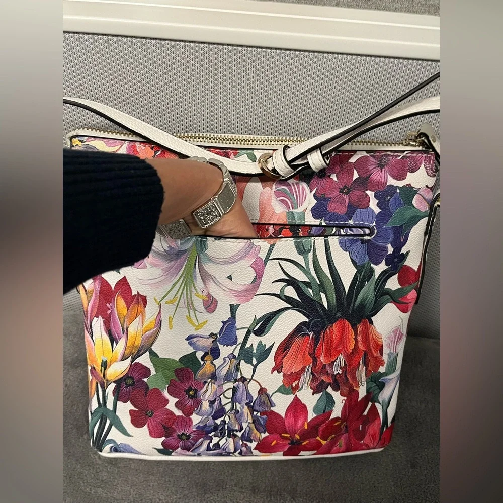 Dana Buchman floral purse/ crossbody bag. 7 pockets. Multicolored. Spring Summer - Picture 7 of 15